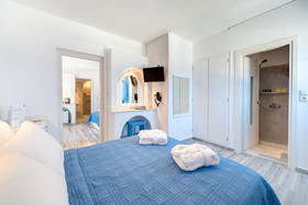 Sigalas Hotel & Apartments