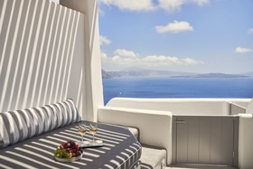 Alisaris Caves Suites