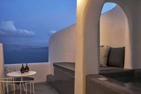 Alisaris Caves Suites
