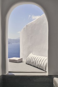 Alisaris Caves Suites