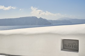 Alisaris Caves Suites