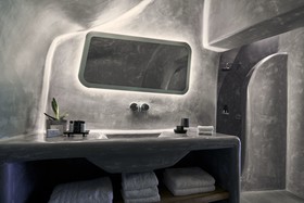 Alisaris Caves Suites