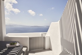 Alisaris Caves Suites