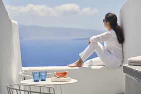 Alisaris Caves Suites