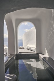 Alisaris Caves Suites