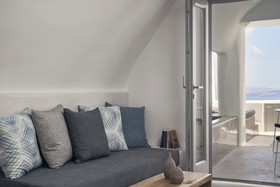 Alisaris Caves Suites
