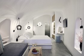 Alisaris Caves Suites