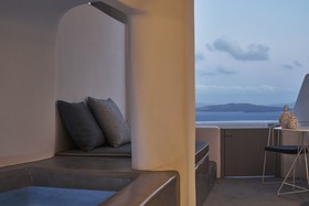 Alisaris Caves Suites