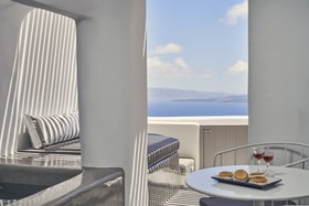 Alisaris Caves Suites