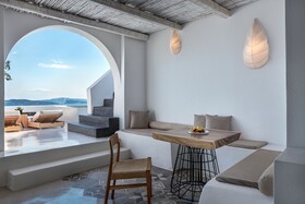 Andronis Luxury Suites
