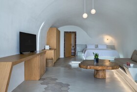 Andronis Luxury Suites