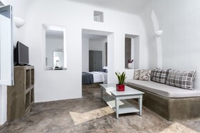 Andronis Luxury Suites