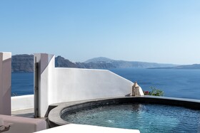 Andronis Luxury Suites