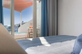 Andronis Luxury Suites