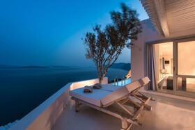 Andronis Luxury Suites