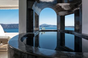 Andronis Luxury Suites