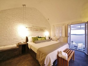 Armeni Village Rooms & Suites