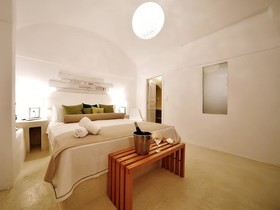 Armeni Village Rooms & Suites