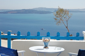 Mr & Mrs White Oia - Santorini