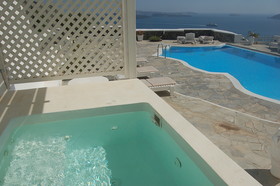 Mr & Mrs White Oia - Santorini