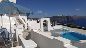 Mr & Mrs White Oia - Santorini