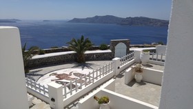 Mr & Mrs White Oia - Santorini