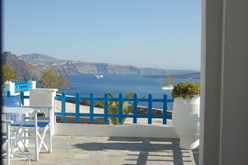 Mr & Mrs White Oia - Santorini