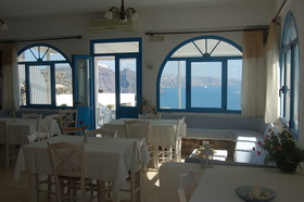 Mr & Mrs White Oia - Santorini