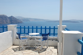 Mr & Mrs White Oia - Santorini