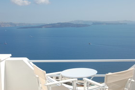 Mr & Mrs White Oia - Santorini