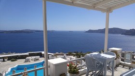 Mr & Mrs White Oia - Santorini