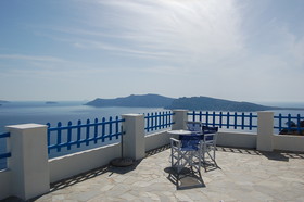 Mr & Mrs White Oia - Santorini