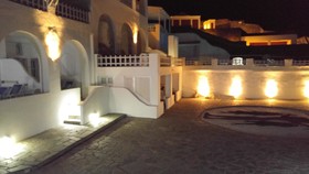 Mr & Mrs White Oia - Santorini