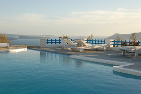 Mr & Mrs White Oia - Santorini