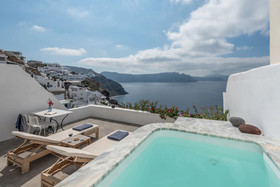 Chelidonia Luxury Suites