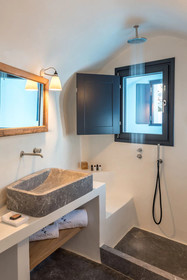 Chelidonia Luxury Suites