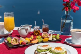 Chelidonia Luxury Suites