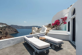 Chelidonia Luxury Suites