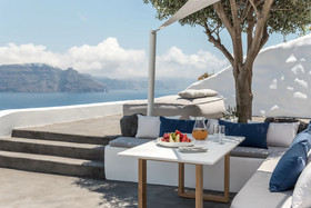 Chelidonia Luxury Suites