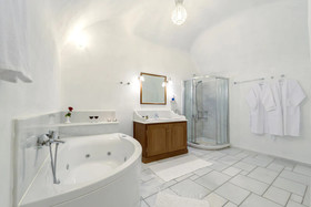 Chelidonia Luxury Suites