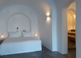 Chelidonia Luxury Suites