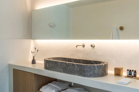 Chelidonia Luxury Suites