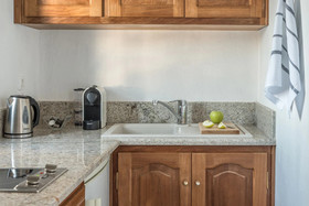 Chelidonia Luxury Suites