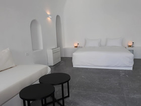 Chelidonia Luxury Suites