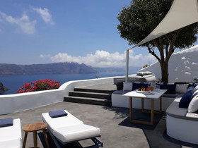 Chelidonia Luxury Suites