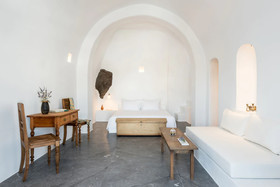 Chelidonia Luxury Suites