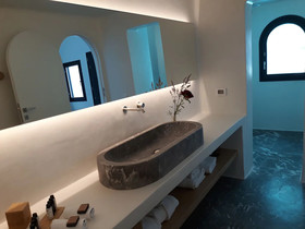 Chelidonia Luxury Suites