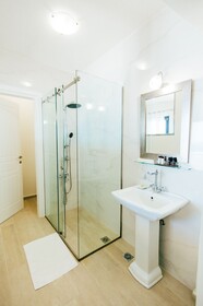La Maltese Oia Luxury Suites
