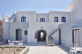 La Maltese Oia Luxury Suites