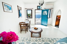 Nikos Villas